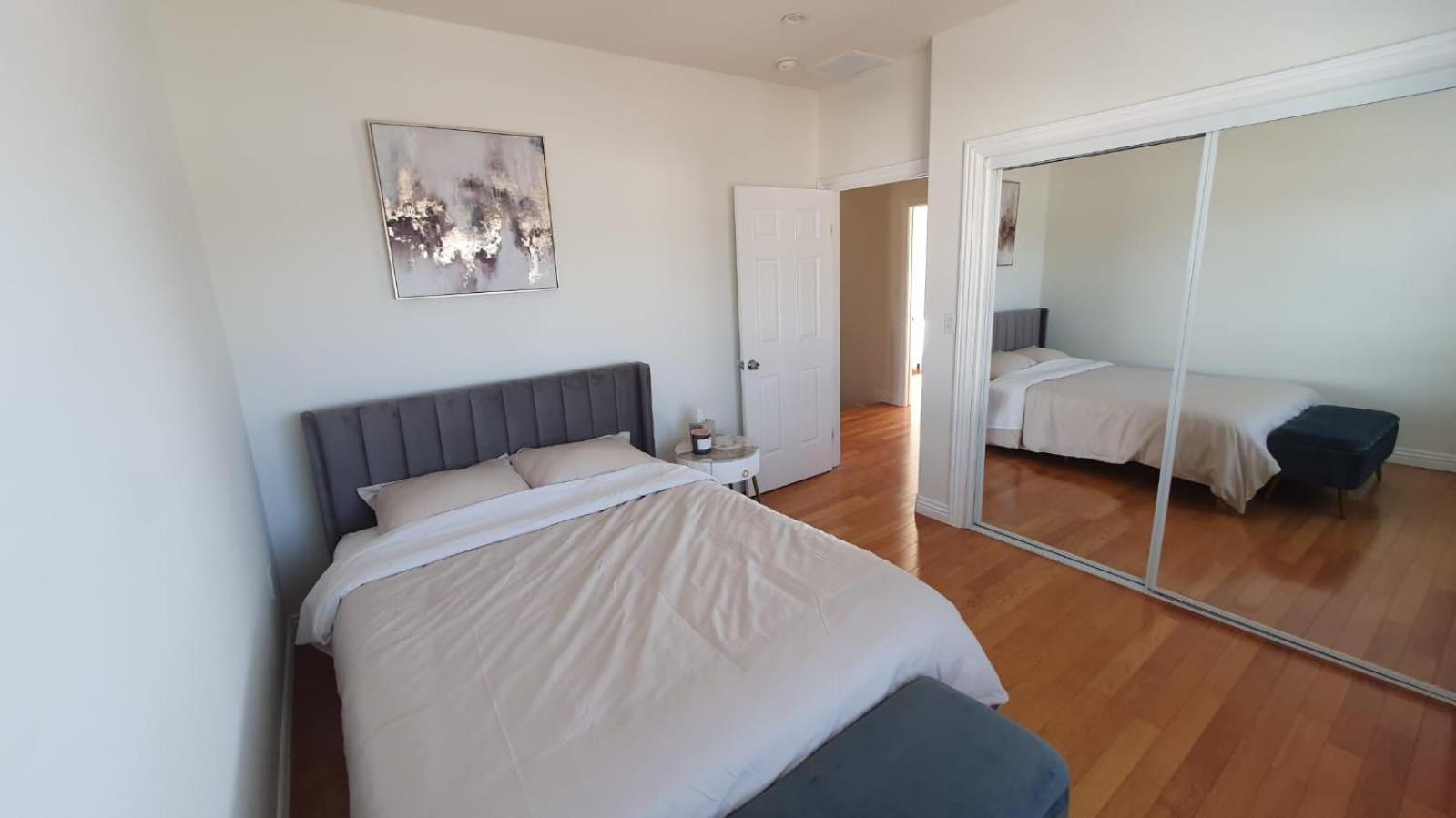 Capsulehotel 3 Bedroom Hollywood Gem