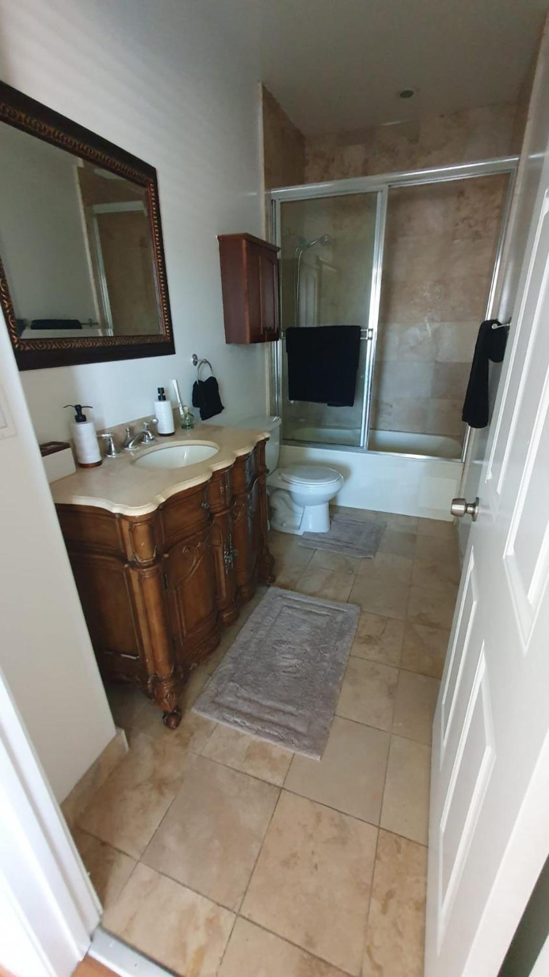Capsulehotel 3 Bedroom Hollywood Gem