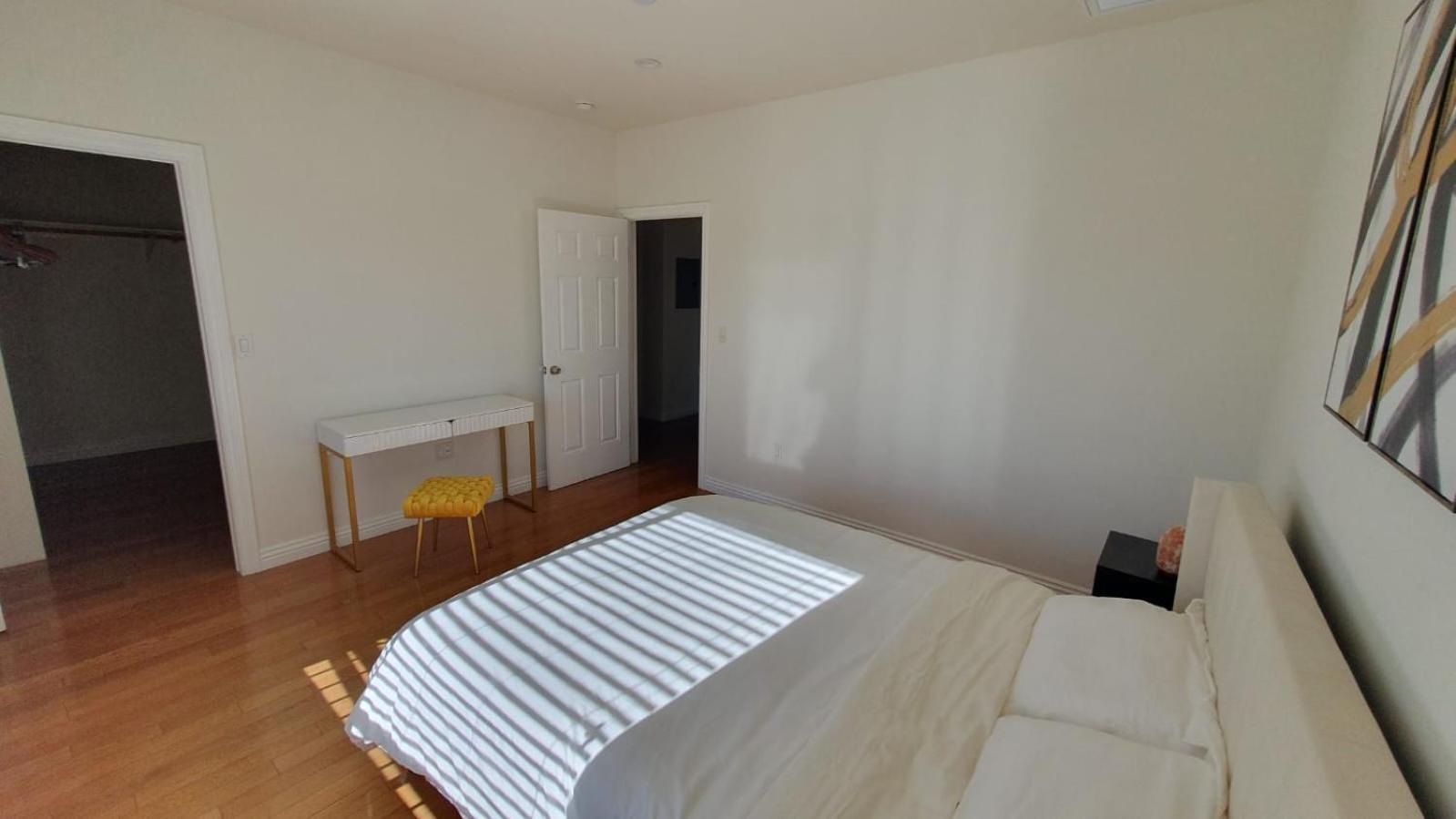 3 Bedroom Hollywood Gem Hotel cápsula Los Angeles