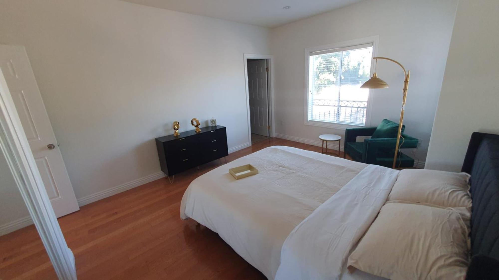 3 Bedroom Hollywood Gem Hotel cápsula